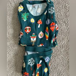 Maternity Christmas PJs from Old Navy